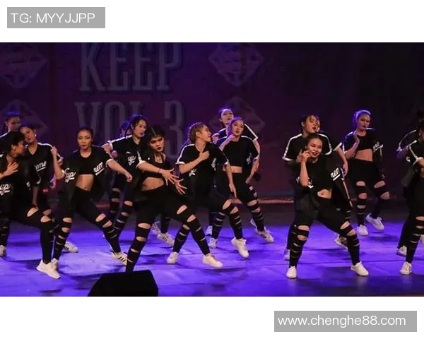 南京街舞队的风格转变与表现分析探讨街舞文化的得失与未来发展